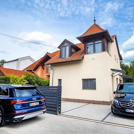 Bed & Breakfast Kiss-henezi