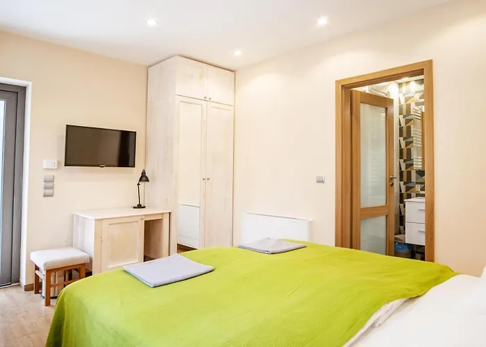 Bed and Breakfast Kiss-henezi